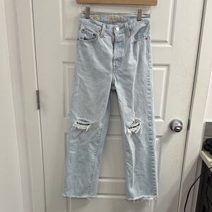 Levi Ribcage Straight Ankle Distressed Size 24